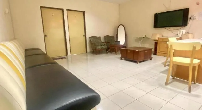 Oyo 90381 Chaah Homestay 3 Segamat